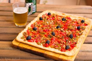 Coca de pimiento y tomate ( Receta Típica Valenciana)