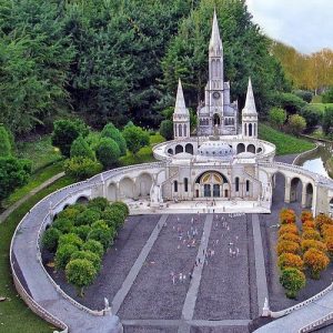 Un Lugar donde Perderse : «Lourdes »  ( Francia )