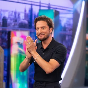 Manuel Carrasco: » Qué bonito es Querer»