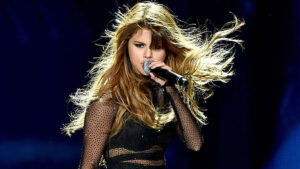 Selena Gomez & The Scene – Love You Like a Love Song