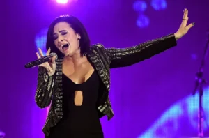 Demi Lovato :  » Sorry To Myself»