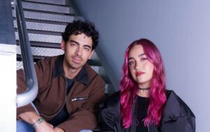 ¿CÓMO PASO? REMIX (Letra) ELA TAUBERT ft JOE JONAS