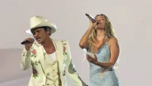 KAROL G, Bruno Mars – Still