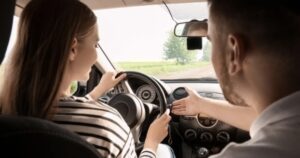 Ayudas para el carnet de conducir 2026: hasta 900 €